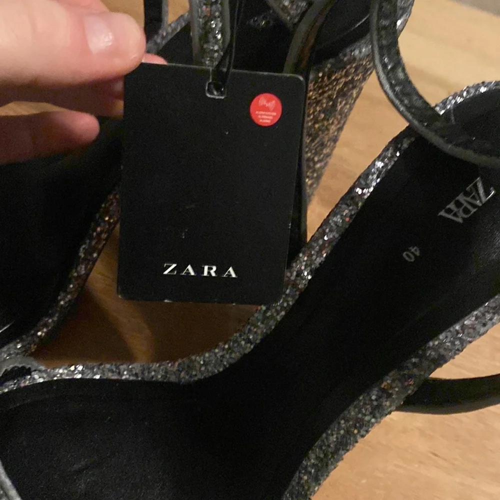 🆕(NWT) ZARA Block Glitter Heels. Size 40/US 9 - Picture 8 of 8
